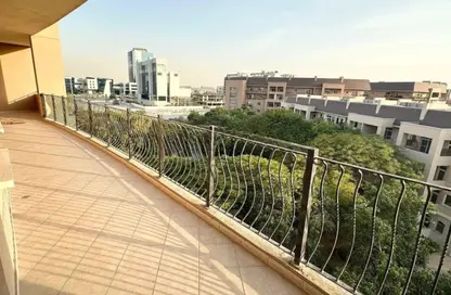 شقة - 2 غرف نوم - 3 حمامات للايجار في شكسبير 3 - سيرك شكسبير - مدينة السيارات - دبي