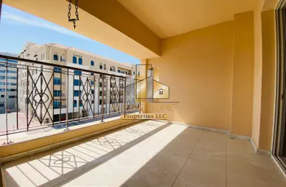 شقة - 2 غرف نوم - 4 حمامات للايجار في روضة أبو ظبي - أبوظبي