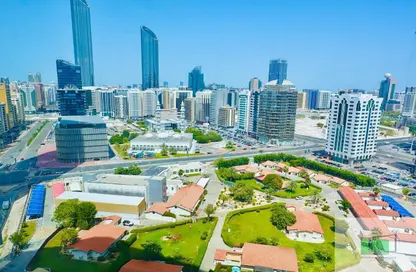 Apartment - 2 Bedrooms - 3 Bathrooms for rent in Wave tower - Corniche Road - Abu Dhabi