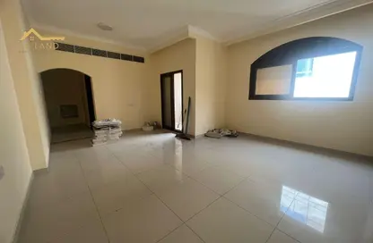 شقة - 2 غرف نوم - 3 حمامات للايجار في القليعة - الشرق - الشارقة