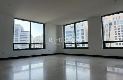 Empty Room image for: Apartment - 3 Bedrooms - 3 Bathrooms for rent in Liwa Centre Towers - Hamdan Street - Abu Dhabi, Image 1