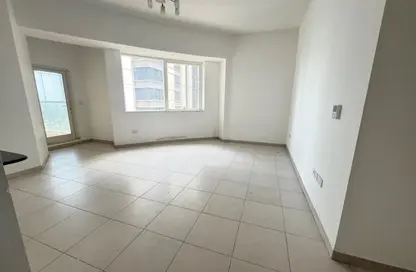 شقة - 2 غرف نوم - 2 حمامات للايجار في بلو تاور - شارع الشيخ زايد - دبي