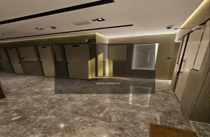 عمارة بالكامل - استوديو - 8 حمامات للبيع في تجارية مويلح - الشارقة