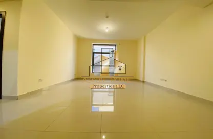 شقة - غرفة نوم - 1 حمام للايجار في شارع الشيخ راشد بن سعيد - روضة أبو ظبي - أبوظبي