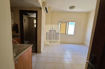 Apartment - Studio - 1 Bathroom for rent in Fire Station Road - Muwaileh - Sharjah