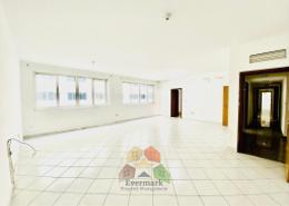 Apartment - 3 bedrooms - 4 bathrooms for rent in Corniche Tower - Corniche Road - Abu Dhabi