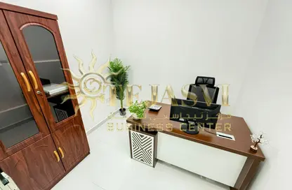 Office Space - Studio - 1 Bathroom for rent in Red Avenue - Al Garhoud - Dubai