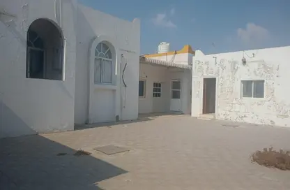 Villa - 4 Bedrooms - 5 Bathrooms for sale in Al Nouf 2 - Al Nouf - Sharjah