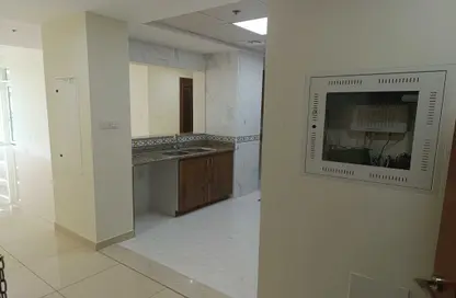 Apartment - 3 Bedrooms - 4 Bathrooms for rent in Tagrouda Residence - Oud Metha - Bur Dubai - Dubai