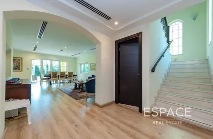 Villa - 3 Bedrooms - 4 Bathrooms for rent in Legacy - Jumeirah Park - Dubai
