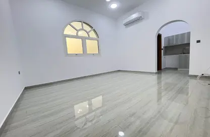 شقة - 1 حمام للايجار في مدينة الرياض - أبوظبي