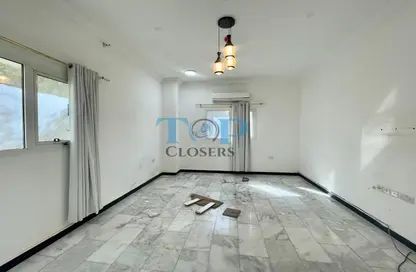 شقة - 1 حمام للايجار في النيادات - العين