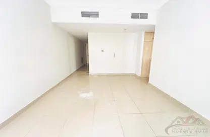 Apartment - 1 Bedroom - 2 Bathrooms for rent in Muwaileh 29 Building - Muwaileh - Sharjah