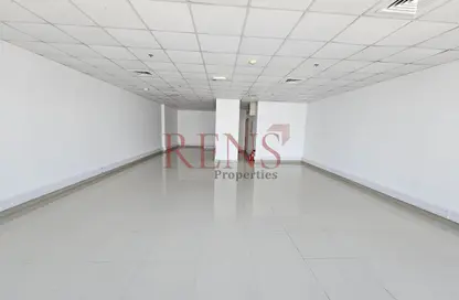 مكتب - استوديو - 2 حمامات للايجار في كابيتال جولدن تاور - الخليج التجاري - دبي