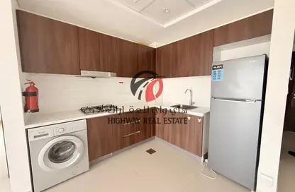 شقة - غرفة نوم - 2 حمامات للايجار في عزيزي برتون - الفرجان - دبي
