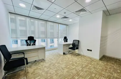 Office Space - Studio - 4 Bathrooms for rent in Hamdan Street - Abu Dhabi