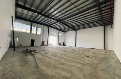 مستودع - استوديو - 1 حمام للايجار في أم الثعوب - أم القيوين