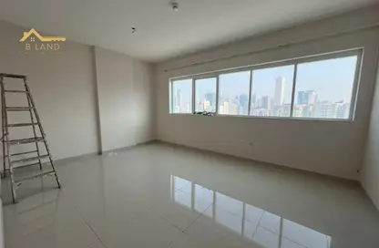 Apartment - 3 Bedrooms - 3 Bathrooms for rent in New Al Taawun Road - Al Taawun - Sharjah