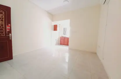 Apartment - Studio - 4 Bathrooms for rent in Al Shamsi 1 - Muwaileh Commercial - Sharjah