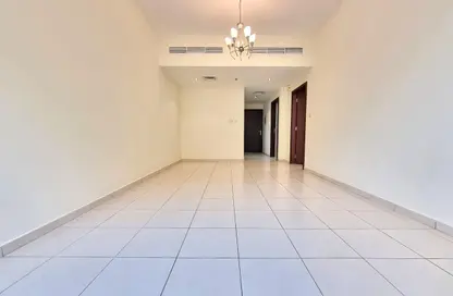 شقة - غرفة نوم - 2 حمامات للايجار في الجداف - دبي