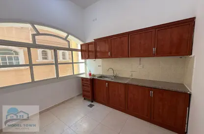 شقة - غرفة نوم - 2 حمامات للايجار في C2302 - مدينة خليفة أ - مدينة خليفة - أبوظبي