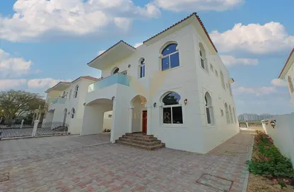 فيلا - 6 غرف نوم - 8 حمامات للبيع في ذو سنترو - الفيلا - دبي