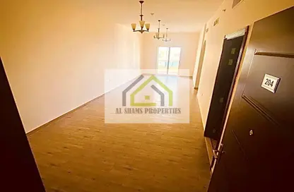 Empty Room image for: Apartment - 2 Bedrooms - 2 Bathrooms for rent in Muwaileh 29 Building - Muwaileh - Sharjah, Image 1