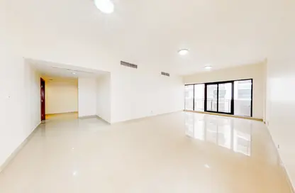 Apartment - 4 Bedrooms - 4 Bathrooms for rent in Golden Sands 9 - Mankhool - Bur Dubai - Dubai