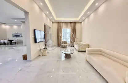 Villa - 3 Bedrooms - 4 Bathrooms for rent in Al Aweer 1 - Al Aweer - Dubai