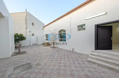 Apartment - 2 Bedrooms - 2 Bathrooms for rent in Al Zaafaran - Al Khabisi - Al Ain