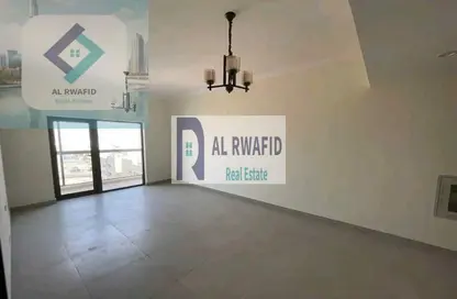 شقة - 2 غرف نوم - 3 حمامات للايجار في مساكن كورنيش عجمان - طريق كورنيش عجمان - عجمان