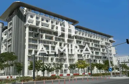 Apartment - 2 Bedrooms - 3 Bathrooms for sale in Oasis 1 - Oasis Residences - Masdar City - Abu Dhabi