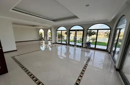 Villa - 5 Bedrooms - 6 Bathrooms for rent in Garden Homes Frond D - Garden Homes - Palm Jumeirah - Dubai