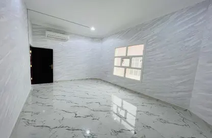 صورة لـ غرفة فارغة شقة - غرفة نوم - 1 حمام للايجار في الرحبة - أبوظبي ، صورة رقم 1