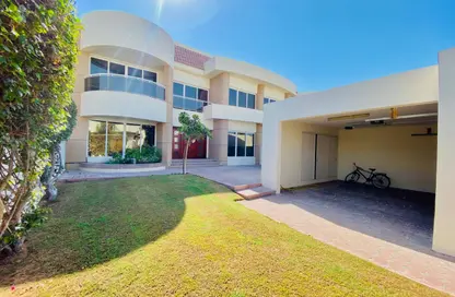 Villa - 4 Bedrooms - 6 Bathrooms for rent in Jumeirah 1 Villas - Jumeirah 1 - Jumeirah - Dubai