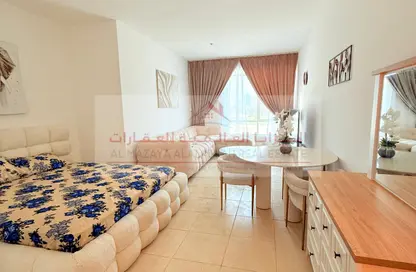 Apartment - Studio - 2 Bathrooms for rent in Beach Tower 1 - Al Khan Lagoon - Al Khan - Sharjah