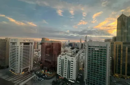 Apartment - 3 Bedrooms - 4 Bathrooms for rent in Al Salam Tower - Tourist Club Area - Abu Dhabi