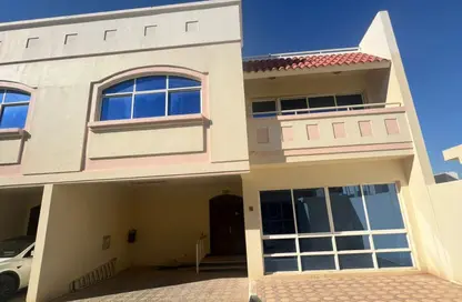 Villa - 4 Bedrooms - 5 Bathrooms for rent in Al Bateen - Al Ain