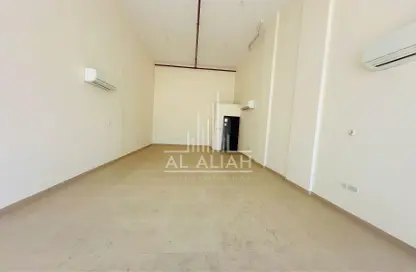 Shop - Studio - 1 Bathroom for rent in Mussafah - Abu Dhabi