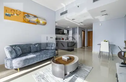 Living / Dining Room image for: Apartment - 1 Bedroom - 1 Bathroom for rent in Ocean Heights - Dubai Marina - Dubai, Image 1