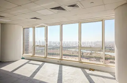 Office Space - Studio for rent in Churchill Towers - Business Bay - Dubai