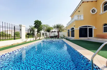 Villa - 5 Bedrooms - 6 Bathrooms for rent in Legacy - Jumeirah Park - Dubai