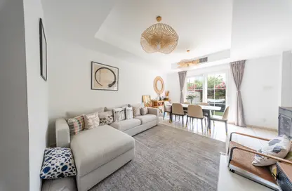 Villa - 2 Bedrooms - 3 Bathrooms for rent in Springs 8 - The Springs - Dubai