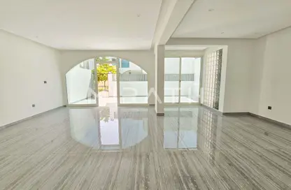 Villa - 4 Bedrooms - 4 Bathrooms for rent in Umm Suqeim 1 Villas - Umm Suqeim 1 - Umm Suqeim - Dubai