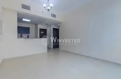 Apartment - 1 Bedroom - 1 Bathroom for sale in Mazaya 7 - Queue Point - Dubai Land - Dubai
