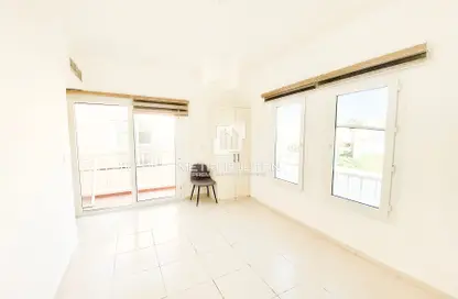 فيلا - 2 غرف نوم - 3 حمامات للايجار في الينابيع 15 - الينابيع - دبي