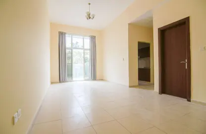 شقة - 2 غرف نوم - 3 حمامات للايجار في سيح شعيب ٤ - مدينة دبي الصناعية - دبي