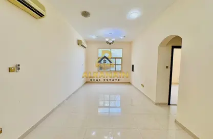 شقة - 3 غرف نوم - 3 حمامات للايجار في المطارد - العين