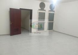 صورةغرفة فارغة لـ: فيلا - 7 غرف نوم - 8 حمامات للكراء في شارع المطار - أبوظبي, صورة 1