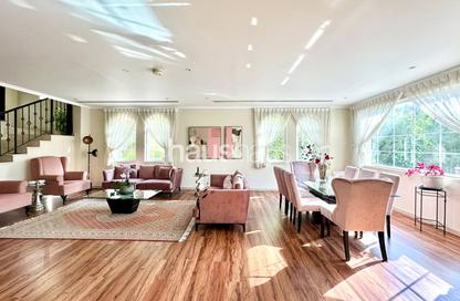 Villa - 4 Bedrooms - 5 Bathrooms for rent in Legacy - Jumeirah Park - Dubai